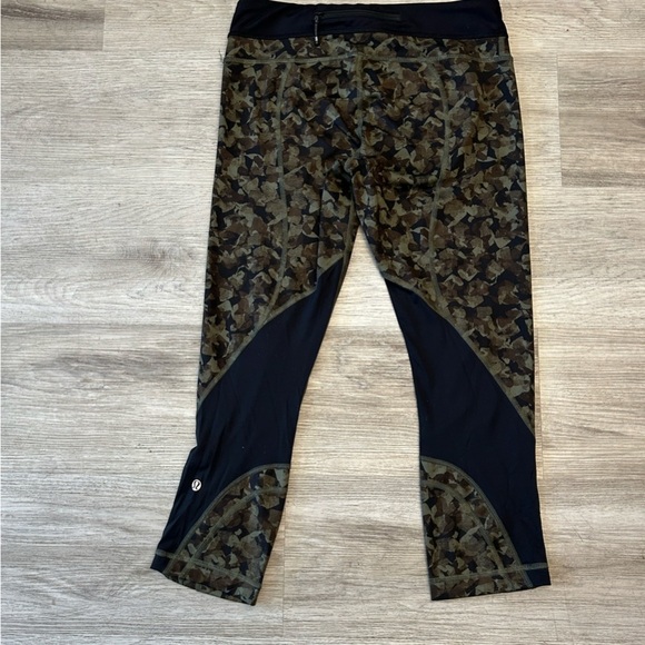 LULULEMON Run Inspire Crop ll Full on Luxtreme (mesh) Camo Crop Leggings - Picture 4 of 14